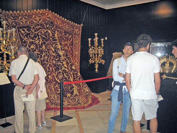 “Alegría” es el título de la exposición con la que esta hermandad de Gloria es una de las más clásicas entre las Hermandades de corporaciones de Sevilla - 5, Foto 5