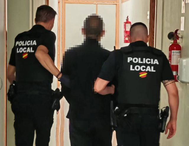 La Policía Local detiene a un individuo por intentar forzar la entrada a una vivienda - 1, Foto 1