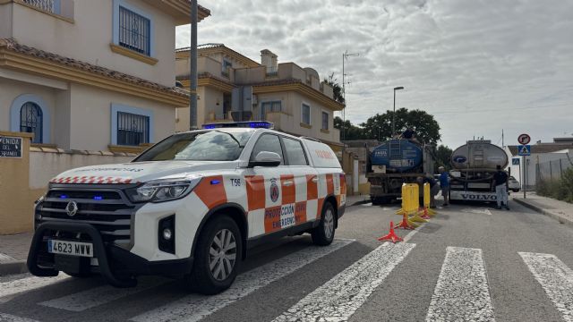 Protección Civil refuerza la atención a los vecinos de las pedanías afectadas por el corte de suministro de agua - 2, Foto 2