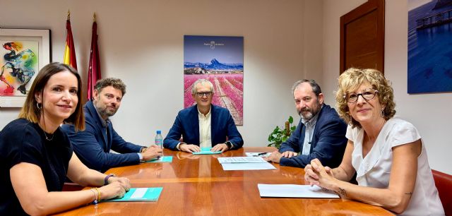 Salud y la AECC destacan la importancia de participar en el cribado para prevenir el cáncer de mama - 1, Foto 1