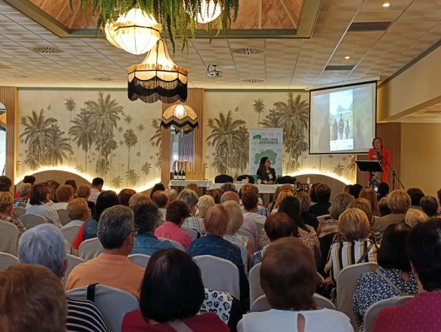 El Gobierno regional reivindica en Jumilla el avance en el liderazgo de la mujer rural al frente de las explotaciones agrícolas y ganaderas - 2, Foto 2