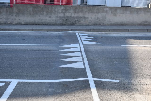 Continúa el repintado de la señalización horizontal en diversas calles del municipio - 1, Foto 1