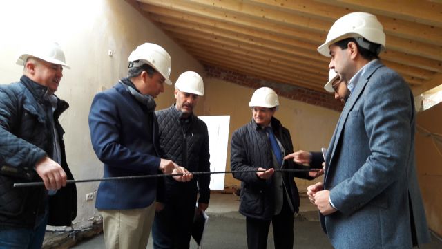 Las obras de reparación del Palacio de Villaescusa aligeran en 300 toneladas el peso del edificio para hacerlo más seguro frente a posibles terremotos - 3, Foto 3