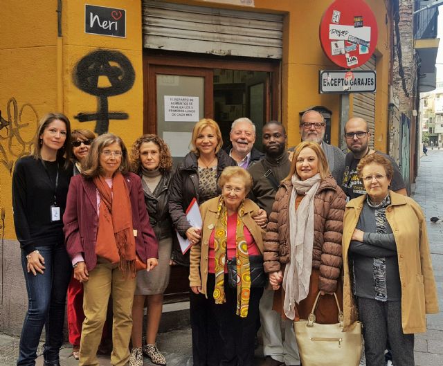 Familia colabora con la asociación Neri en la atención a inmigrantes - 1, Foto 1