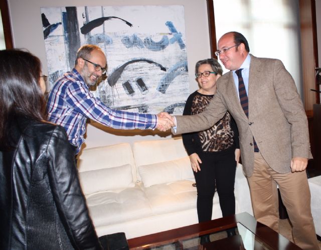 Pedro Antonio Sánchez se reúne con la presidenta del Colegio Oficial de Ópticos-Optometristas de la Región de Murcia - 2, Foto 2