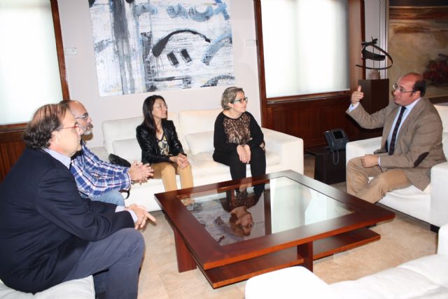 Pedro Antonio Sánchez se reúne con la presidenta del Colegio Oficial de Ópticos-Optometristas de la Región de Murcia - 3, Foto 3