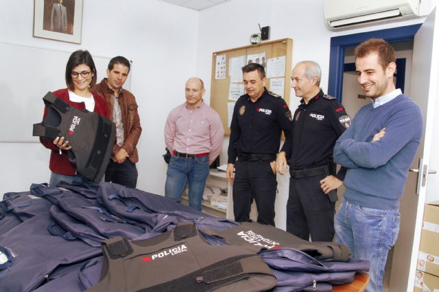 La Policía Local estrena sus primeros chalecos antibalas personalizados - 2, Foto 2