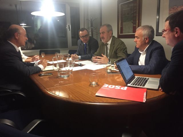 Tovar: Tenemos que aprovechar los presupuestos de 2017 para que los ayuntamientos reciban financiación por las competencias impropias - 1, Foto 1