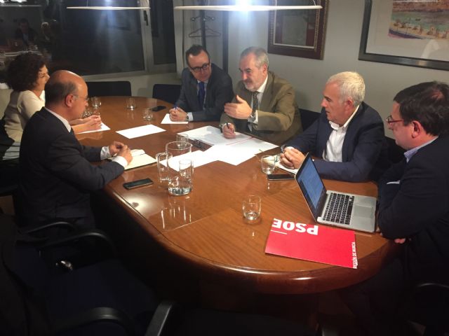 Tovar: Tenemos que aprovechar los presupuestos de 2017 para que los ayuntamientos reciban financiación por las competencias impropias - 2, Foto 2