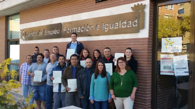15 desempleados reciben formación en limpieza de espacios abiertos e instalaciones industriales - 1, Foto 1