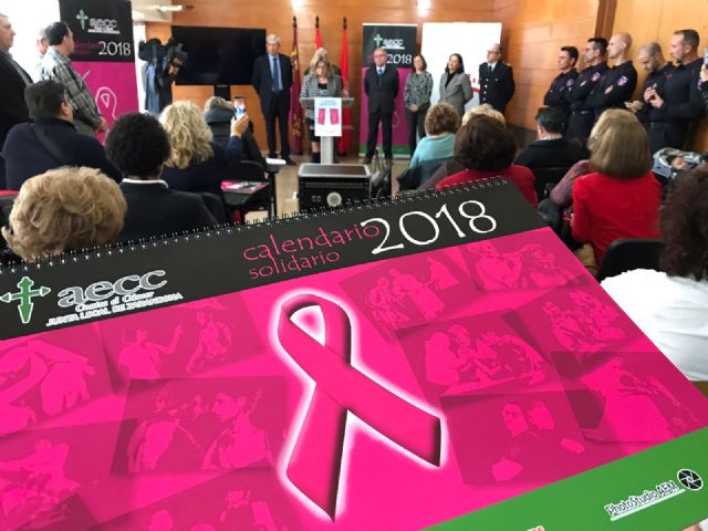 La AECC de Zarandona presenta su calendario solidario para recaudar dinero para la investigación contra el Cáncer - 1, Foto 1