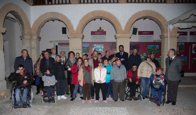 El Claustro del Castillo de Caravaca acoge la exposición 'Camino a la inclusión', con obras realizadas por personas con discapacidad - 1, Foto 1
