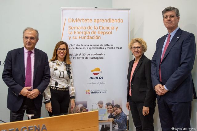 Ayuntamiento y Repsol acercan los avances científicos a los jóvenes en la Semana de la Ciencia y la Energía - 1, Foto 1
