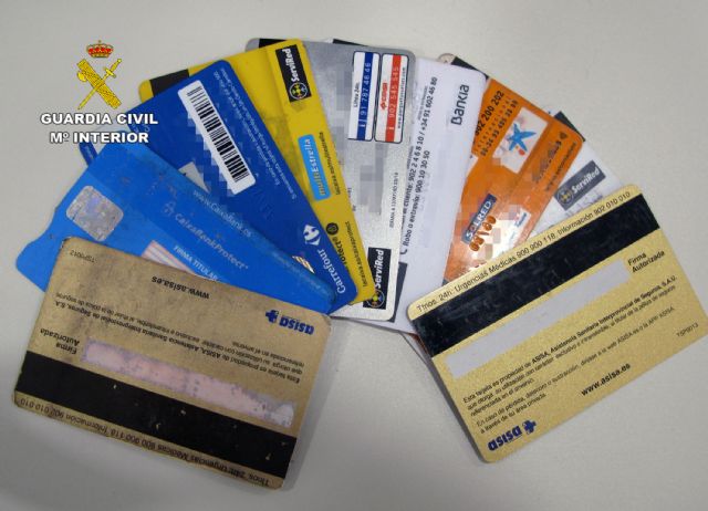 La Guardia Civil detiene en San Javier a un clonador de numeración de tarjetas bancarias - 1, Foto 1