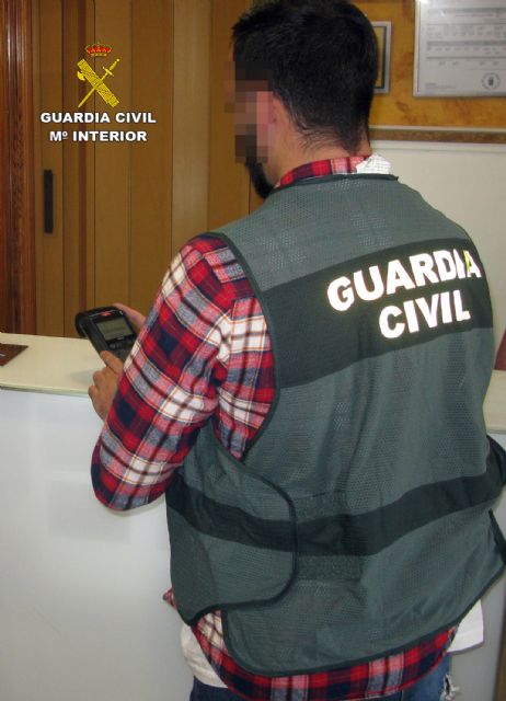 La Guardia Civil detiene en San Javier a un clonador de numeración de tarjetas bancarias - 4, Foto 4