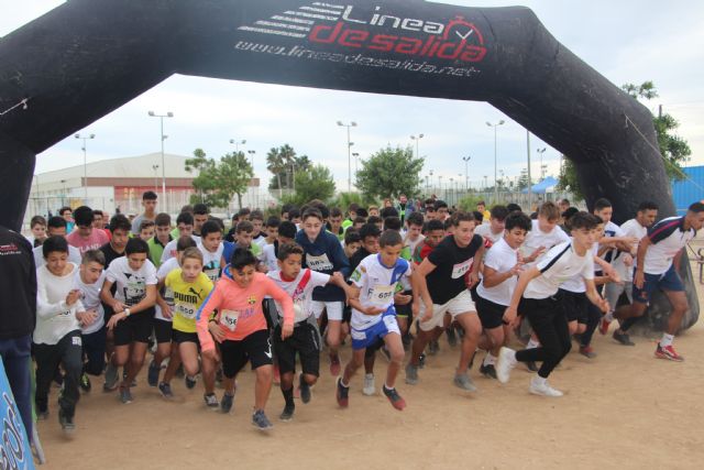 Cerca de 600 corredores se dan cita en la Jornada Municipal de Campo a través escolar - 1, Foto 1