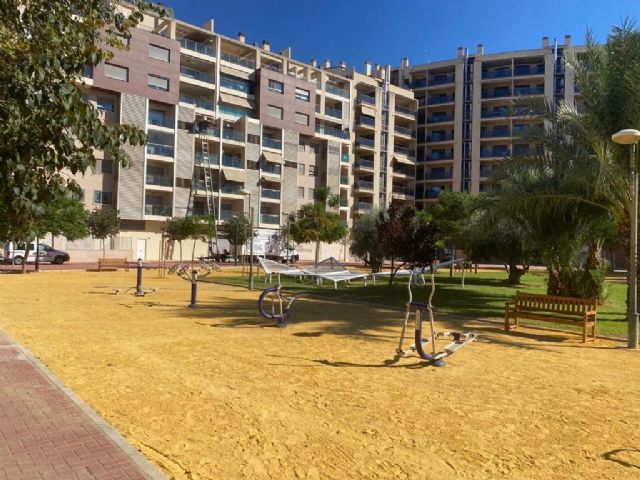 Los murcianos cuentan con 1.000 aparatos biosaludables para realizar deporte al aire libre en las zonas verdes del municipio - 1, Foto 1