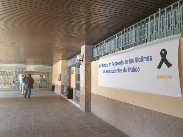 La DGT conmemora el Día Mundial de las Víctimas de Accidentes de Tráfico reafirmando su compromiso para reducir en un 50% el número de fallecidos y heridos graves en la década 2021-2030 - 1, Foto 1