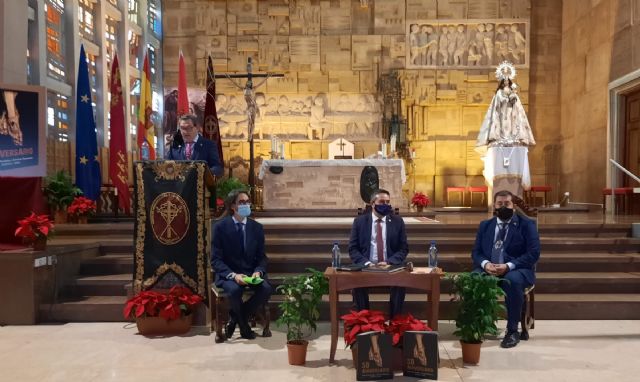 La Junta de Hermandades y Cofradías de Alcantarilla presenta un libro conmemorativo por su 50 aniversario - 1, Foto 1