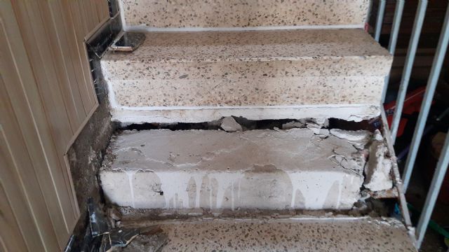 Los vecinos del Quijero sufren el agrietamiento de sus casas, rotura de paredes y hundimiento del suelo por culpa de las obras municipales en su calle - 5, Foto 5