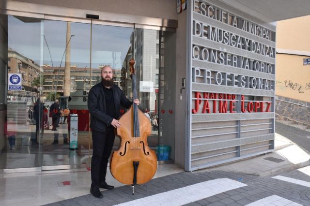 Alfonso Caballero Cobo, alumno del Conservatorio de Música Maestro Jaime López de Molina de Segura, recibe uno de los Premios Extraordinarios de Enseñanzas Artísticas Profesionales de la Región de Murcia - 1, Foto 1