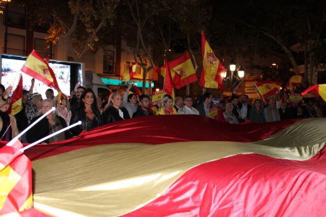 Más de 2.000 personas claman en Lorca en defensa de la democracia y en contra de la amnistía - 3, Foto 3