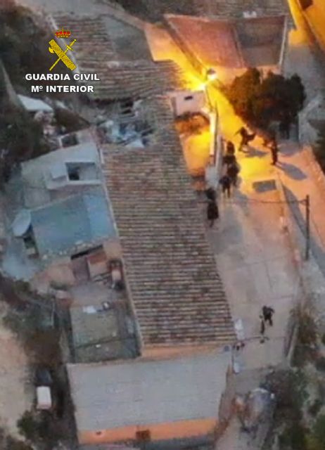 La Guardia Civil detiene a dos experimentados delincuentes por el robo en instalaciones fotovoltaicas de siete casas de campo - 1, Foto 1