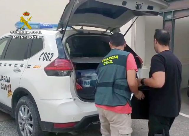 La Guardia Civil detiene a dos experimentados delincuentes por el robo en instalaciones fotovoltaicas de siete casas de campo - 2, Foto 2