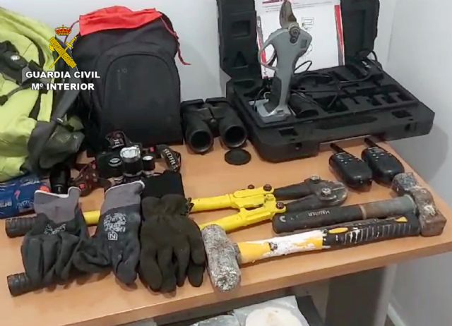 La Guardia Civil detiene a dos experimentados delincuentes por el robo en instalaciones fotovoltaicas de siete casas de campo - 3, Foto 3