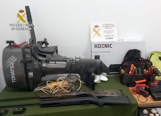 La Guardia Civil detiene a dos experimentados delincuentes por el robo en instalaciones fotovoltaicas de siete casas de campo - 4, Foto 4