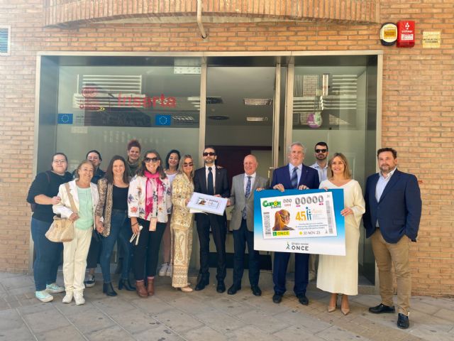 La consejera de Política Social presenta el cupón conmemorativo por el 45 aniversario de la Confederación Española de Familias de Personas Sordas - 1, Foto 1