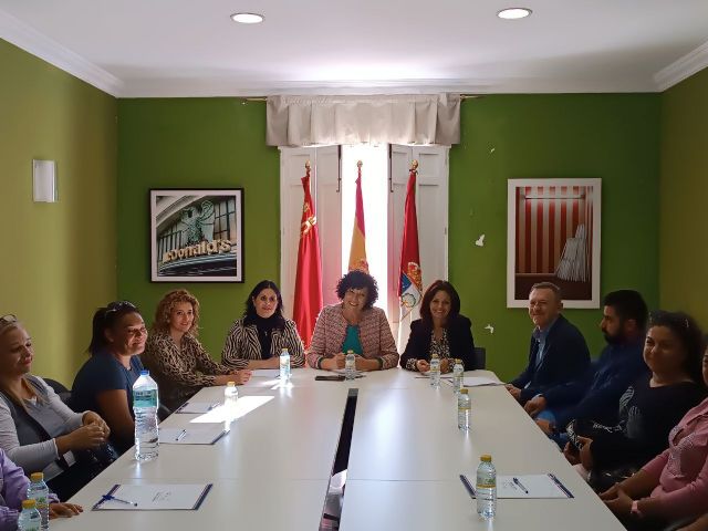 Fomento entrega cinco viviendas en Puerto Lumbreras a familias en situación de exclusión - 1, Foto 1