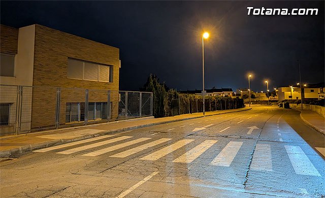 Dos hombres golpean a una mujer y le roban el móvil en una calle de Totana, Foto 1