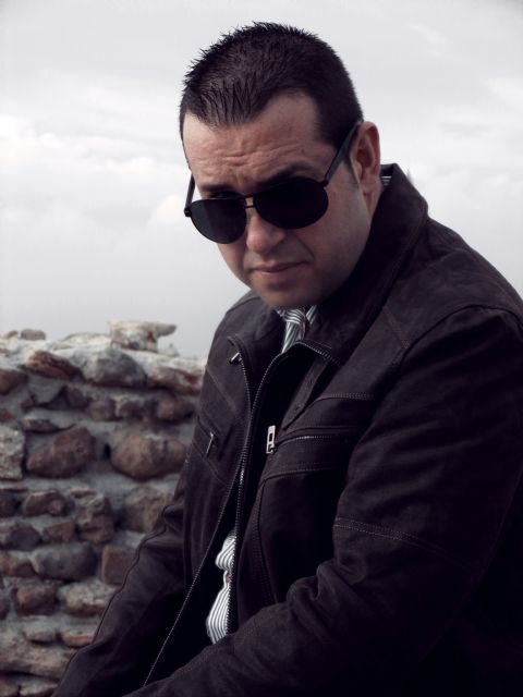 Fran Dark sorprende con “Christmas Around The World”, un himno Dance navideño de espíritu global - 2, Foto 2