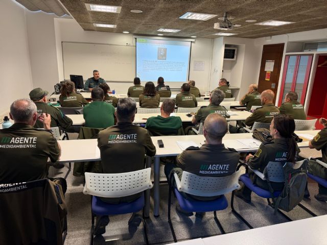La Comunidad refuerza la formación de los agentes medioambientales con un curso de defensa personal y manejo de armas - 1, Foto 1