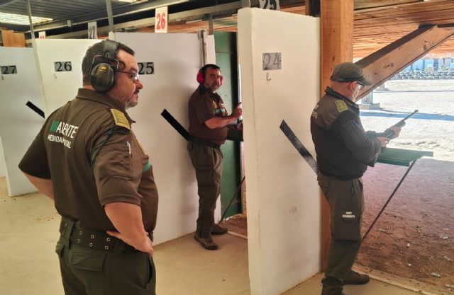 La Comunidad refuerza la formación de los agentes medioambientales con un curso de defensa personal y manejo de armas - 2, Foto 2