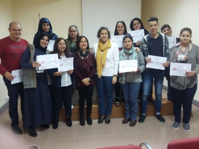Clausura y entrega de diplomas del CURSO DE INFORMÁTICA BÁSICA ORIENTADA AL EMPLEO - 2, Foto 2