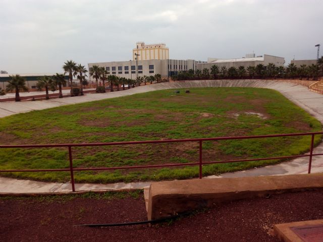 Los presupuestos autonómicos de 2017 no contemplan la remodelación del complejo deportivo de La Torrecilla - 1, Foto 1