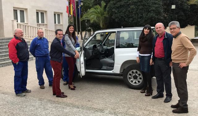 El Ayuntamiento de Lorquí recibe un vehículo de la Comunidad Autónoma para mejorar los servicios municipales - 1, Foto 1