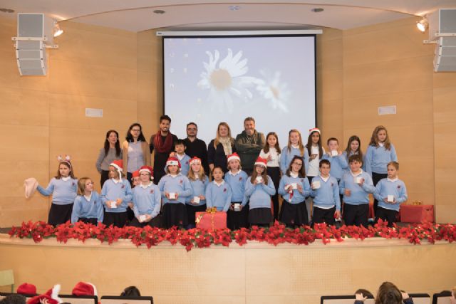 310 escolares cantan a la navidad en el certamen de villancicos - 2, Foto 2