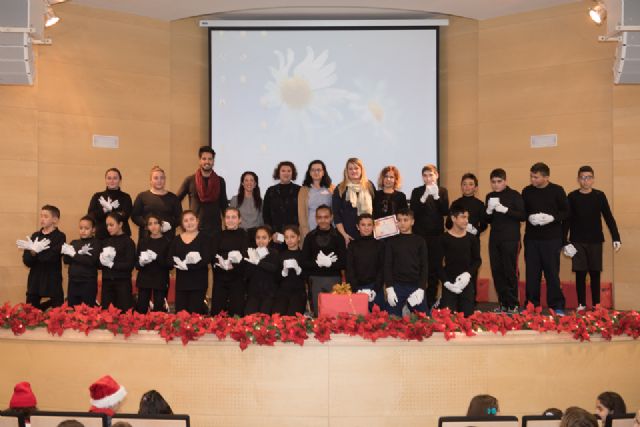 310 escolares cantan a la navidad en el certamen de villancicos, Foto 5