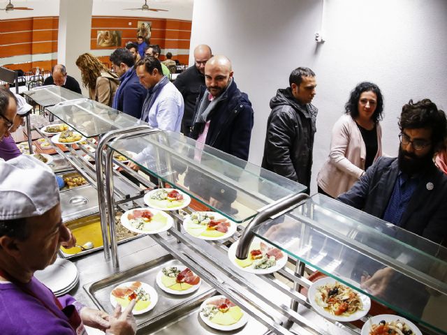Empresarios cartageneros celebran la Comida de Navidad en el comedor social de Cáritas. - 1, Foto 1