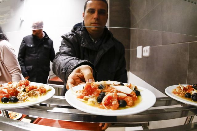 Empresarios cartageneros celebran la Comida de Navidad en el comedor social de Cáritas. - 2, Foto 2