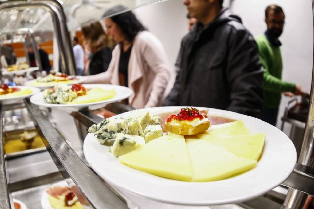 Empresarios cartageneros celebran la Comida de Navidad en el comedor social de Cáritas. - 3, Foto 3