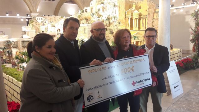 Onda Ca107 y La Placeta entrega a Cruz Roja Lorca la recaudación de la paella gigante solidaria que realizaron estos medios de comunicación con motivo del Patrón de la ciudad - 1, Foto 1