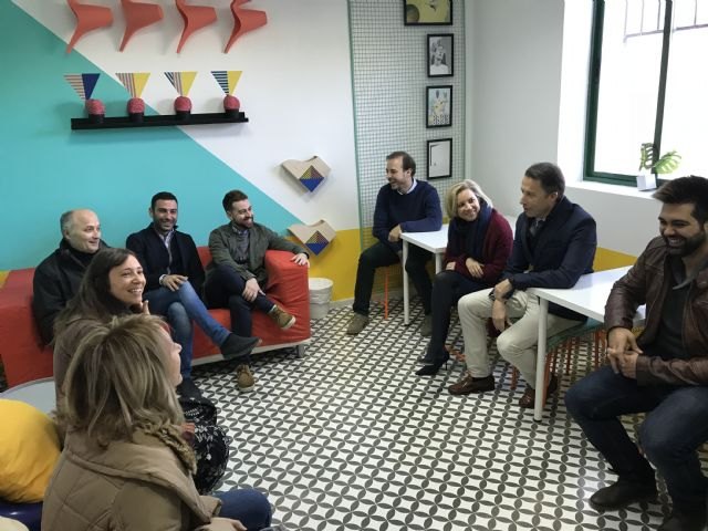 Inaugurado el nuevo Espacio Joven M13 de Lorca que incluye un albergue juvenil con 38 plazas - 2, Foto 2