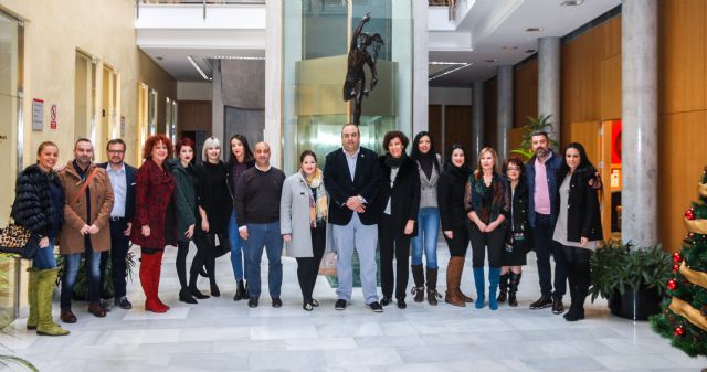 La peluquería Raquel y Soraya gana el primer premio del Concurso de Escaparates de Navidad de  Puerto Lumbreras - 1, Foto 1