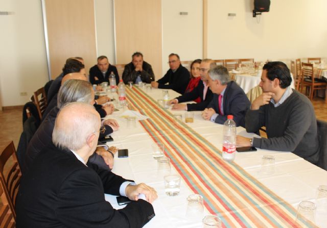 Cs se compromete con los empresarios de Los Camachos a mediar para que el precio del suelo de la ZAL sea atractivo - 1, Foto 1