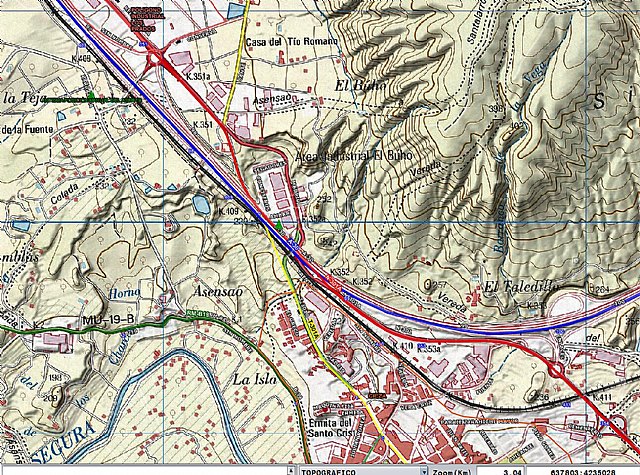 Servicios de emergencia atienden y trasladan a una mujer años al Hospital tras accidente de tráfico con atrapados ocurrido en la A-30 en Cieza - 1, Foto 1
