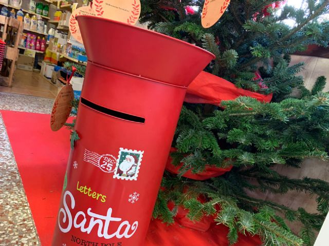 La campaña El árbol de los deseos emplaza a los murcianos a disfrutar de una Navidad segura y sostenible en las ocho plazas de abastos municipales - 3, Foto 3